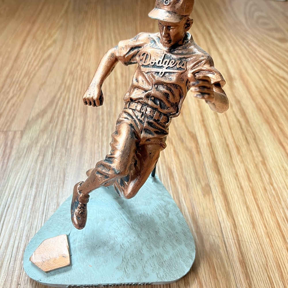 Statue - Picture 2 of 14